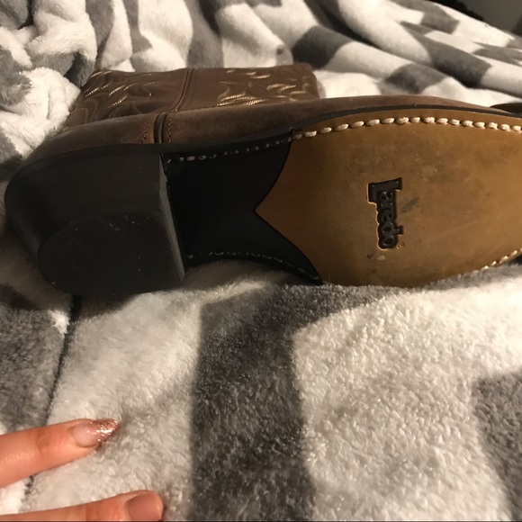 NWOT never worn brown Laredo cowgirl boots! - Picture 10 of 12